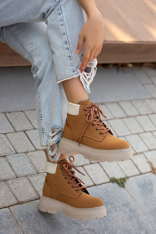 Chester Cat Bağcıklı Bot