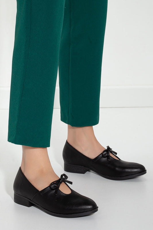 Beatrice Low Heel Shoes Black