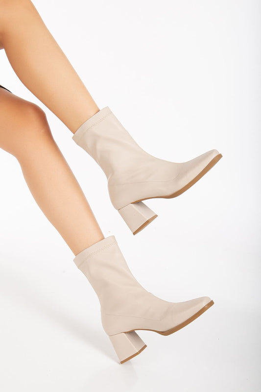 Sandra Streç Bot Siyah