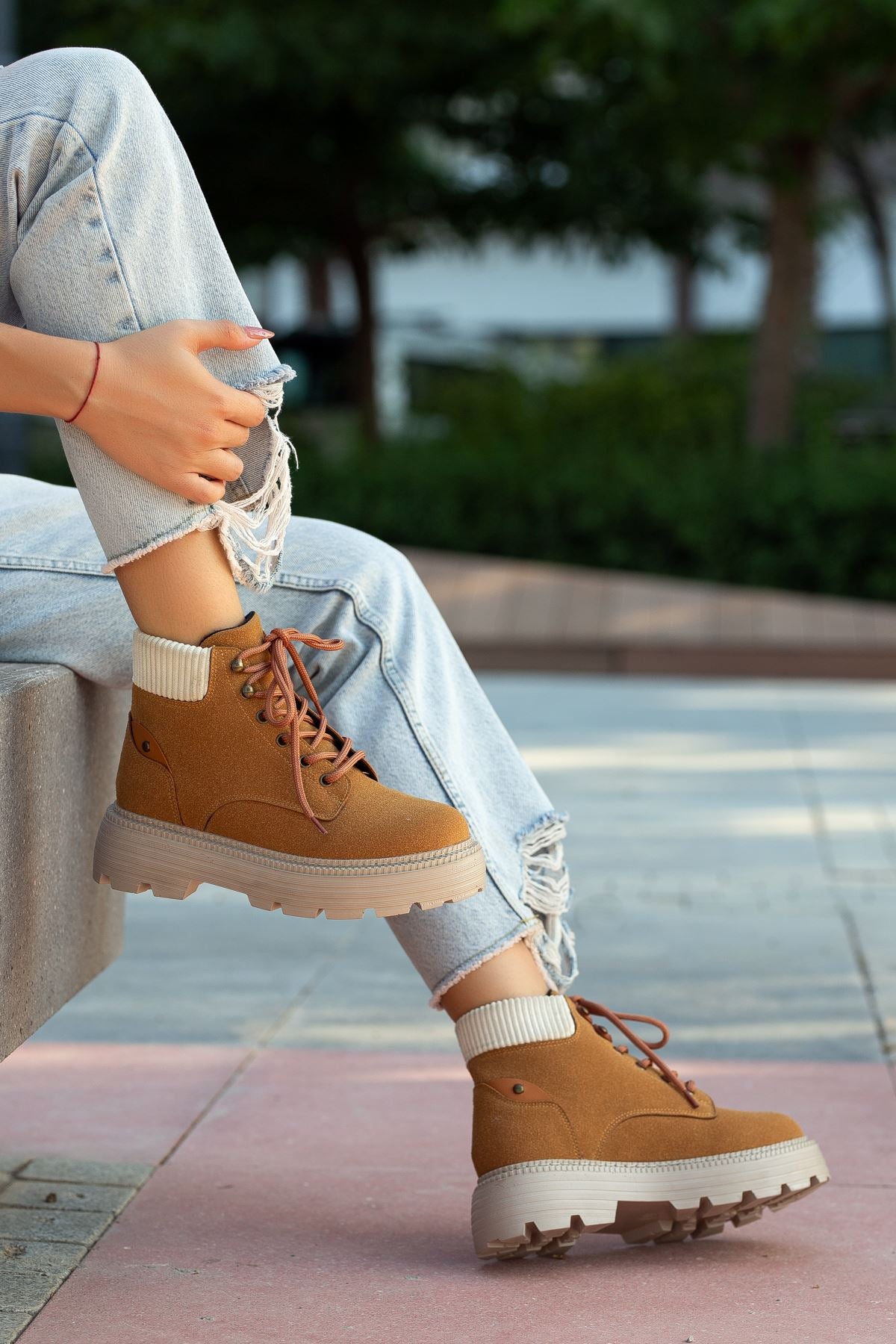 Chester Cat Bağcıklı Bot