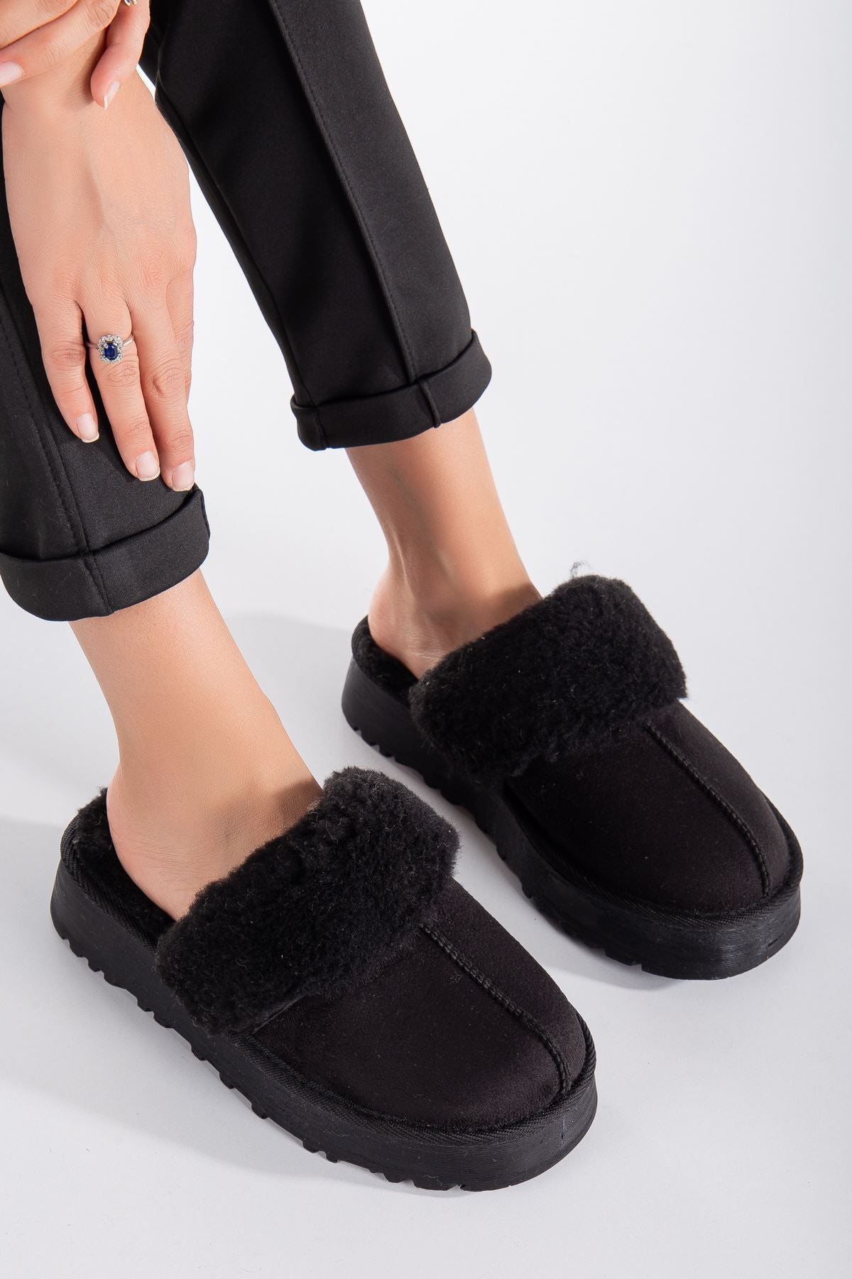 Lidya Ugg Slippers Tan