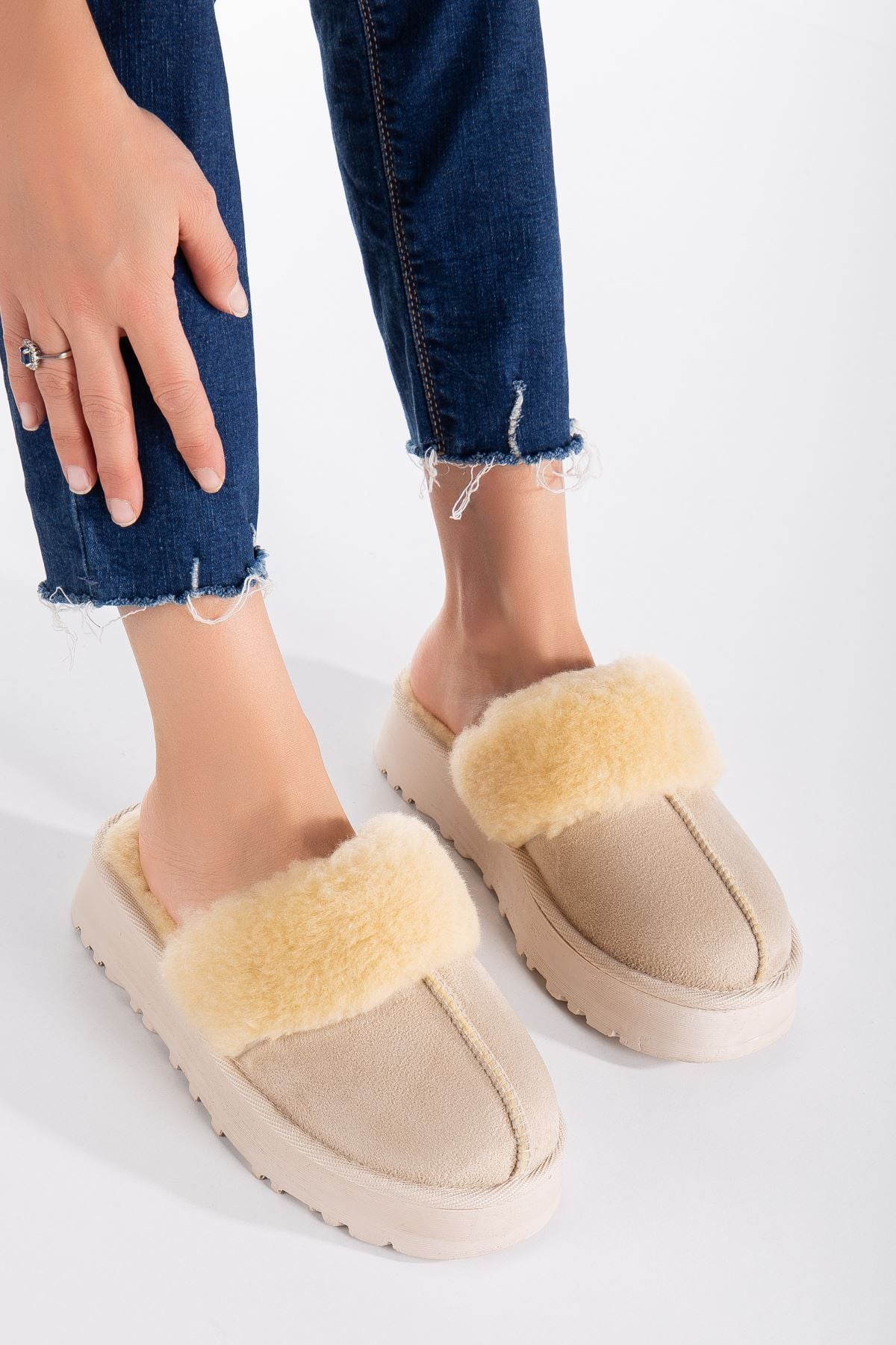 Lidya Ugg Slippers Tan