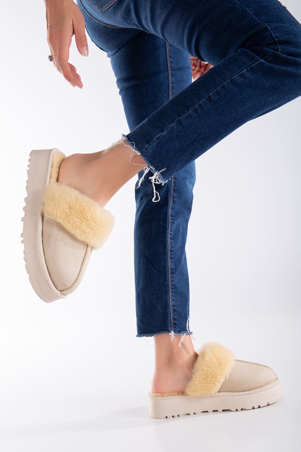 Lidya Ugg Slippers Tan